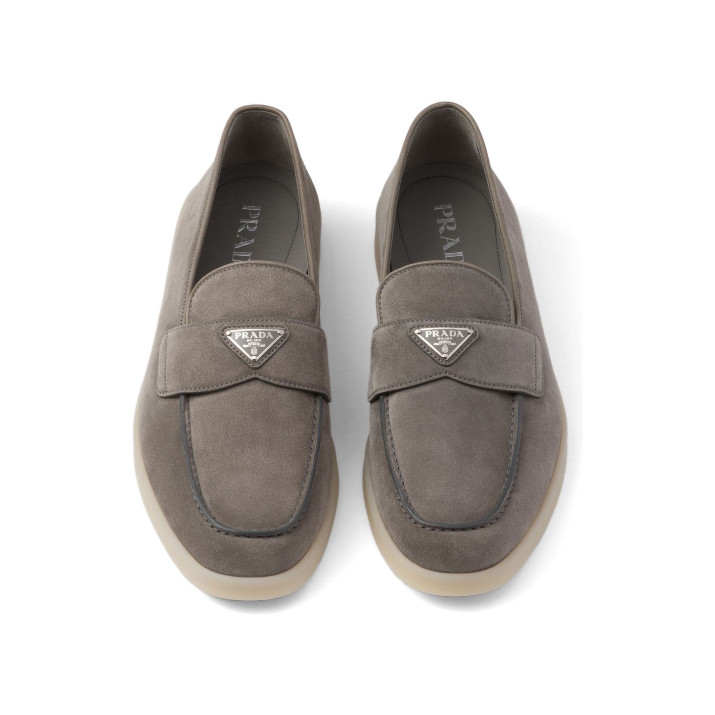 Prada - mocassins à plaque logo - Gris