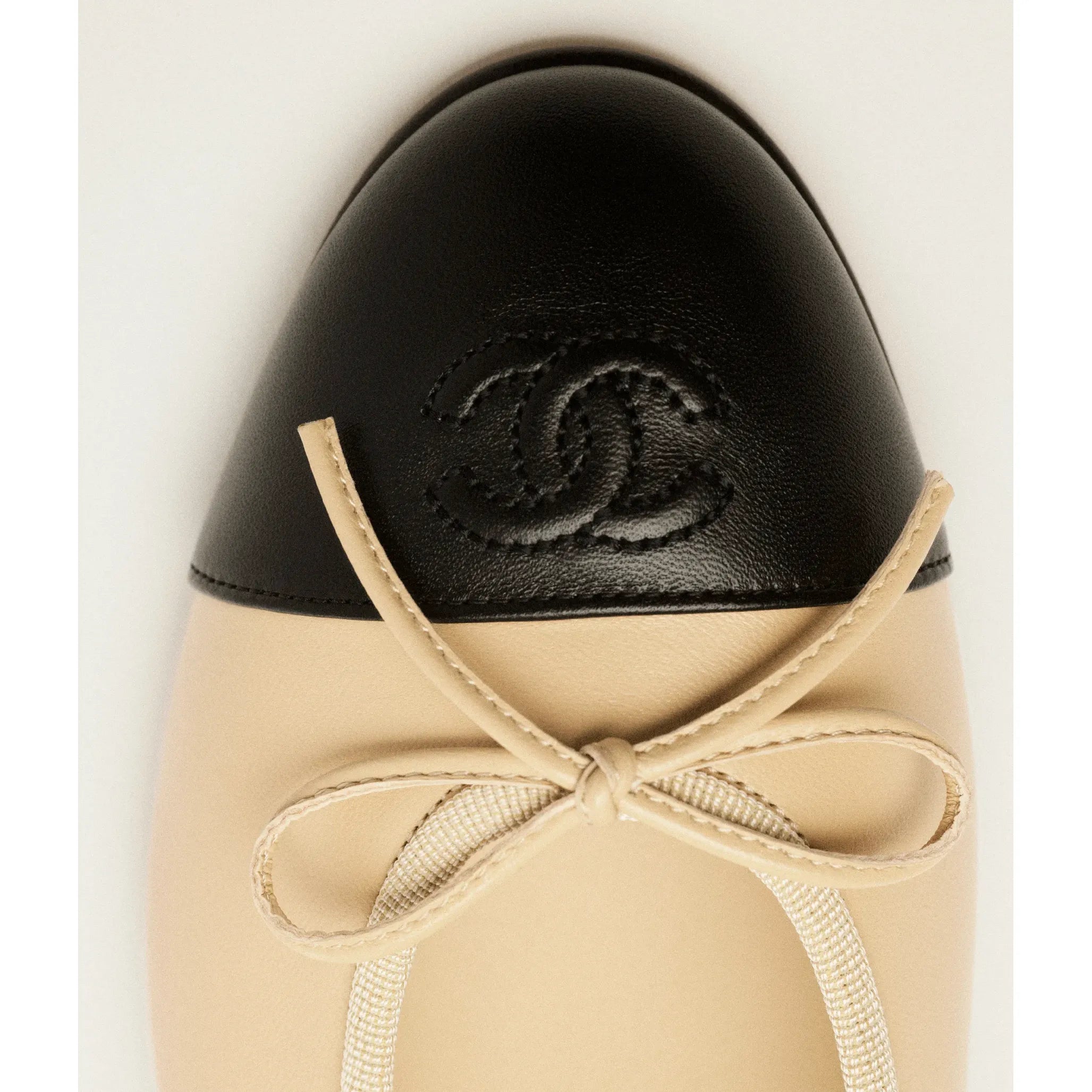 Ballerines Chanel - Beige / Noir