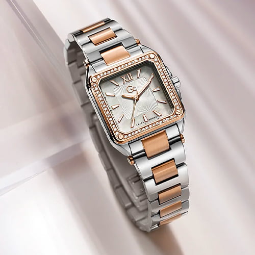 Montre femme rabat sale