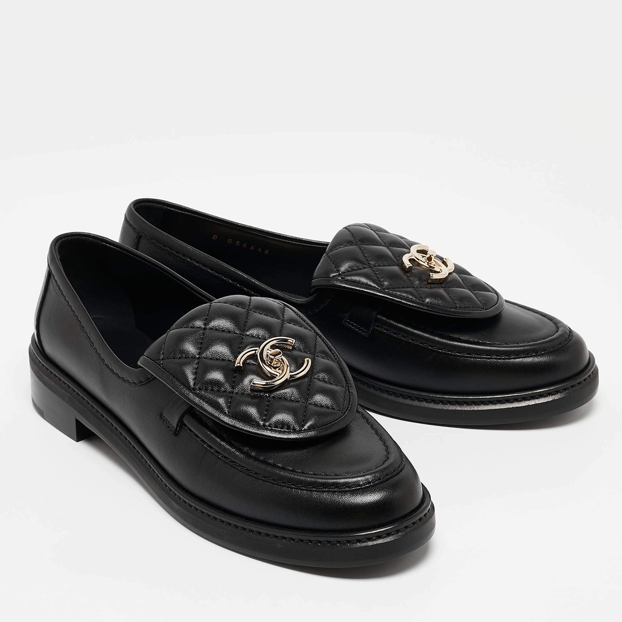 Mocassins Chanel - Turnlock - Cuir - Noir