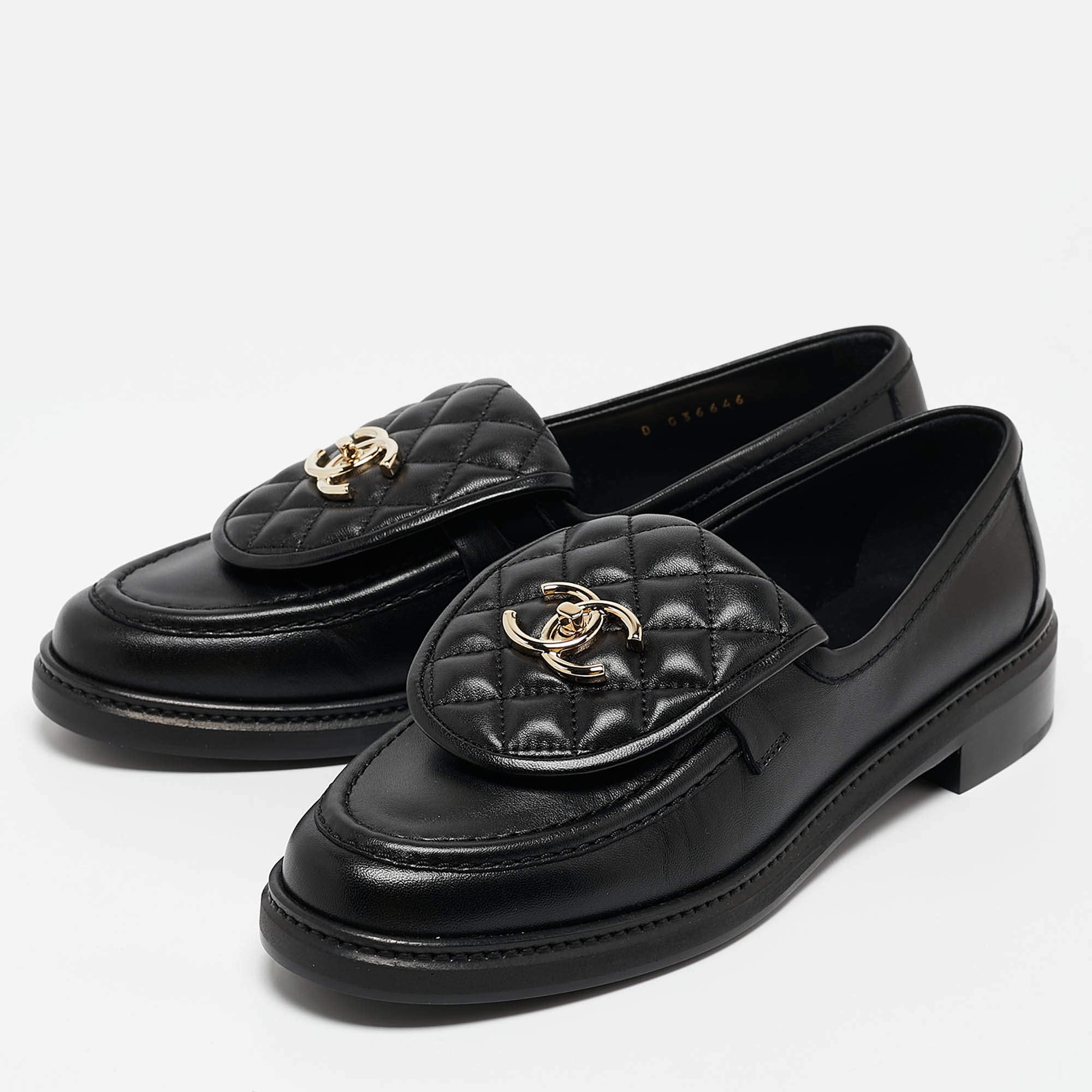 Mocassins Chanel - Turnlock - Cuir - Noir