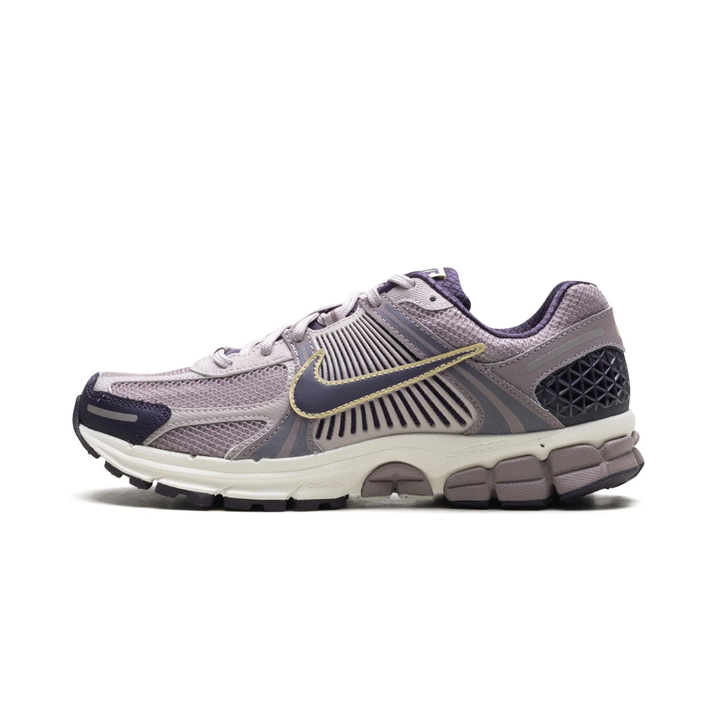 Nike Vomero 5 "Platinum Violet"